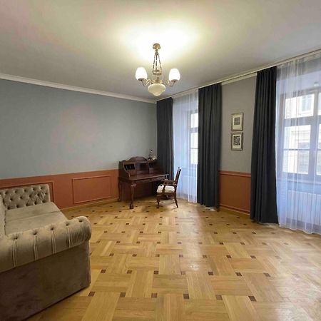Apartament Tut Staroevreyska With Terrace Lwów Zewnętrze zdjęcie