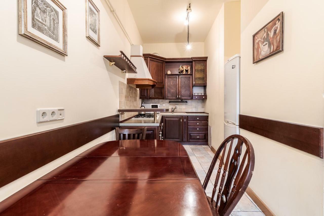 Apartament Tut Staroevreyska With Terrace Lwów Zewnętrze zdjęcie